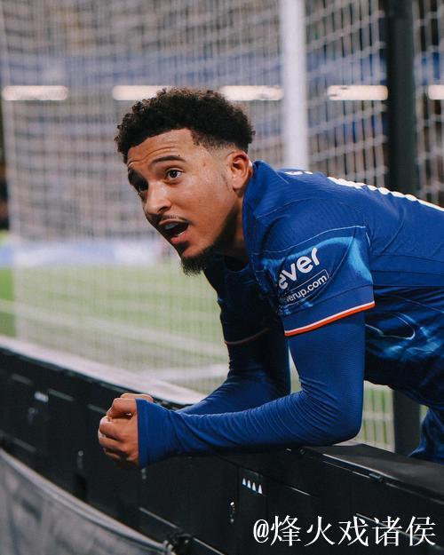 马杜埃凯与桑乔同现音乐节，共待转会消息